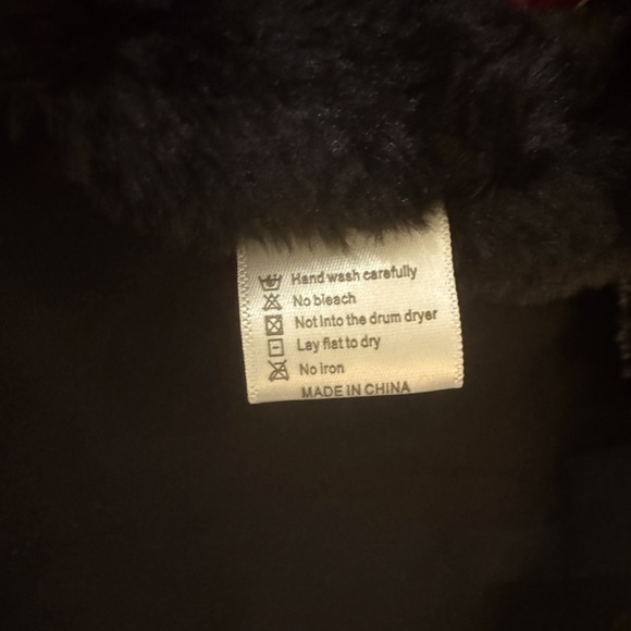 Elegant Black & Grey Fur Hat – (Discounted Shipping!)